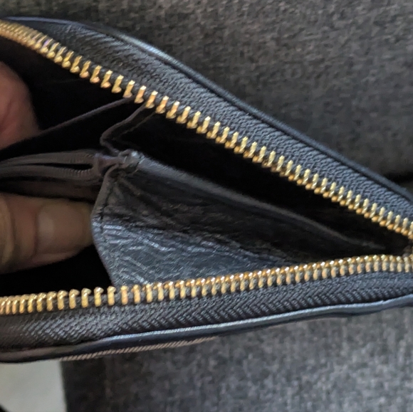 Michael Kors Studded Black Leather. - Picture 15 of 16